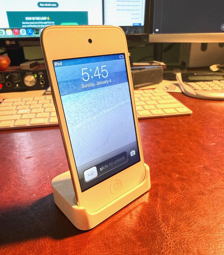 Apple ipod touch 4th gen - gen, 16gb